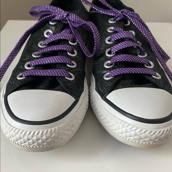 Black Converse Sneakers with metallic black finish and two sets of laces - Picture 5 of 16